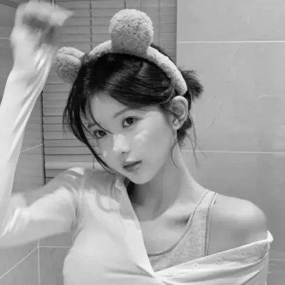 2025高清黑白美女头像