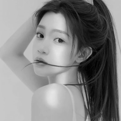 2025高清黑白美女头像