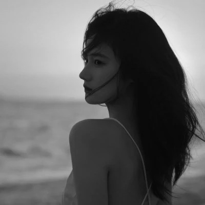 2025高清黑白美女头像
