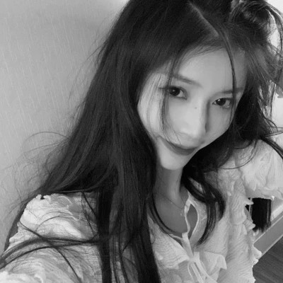 2025高清黑白美女头像