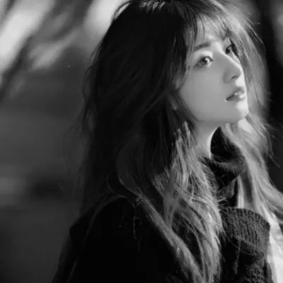 2025高清黑白美女头像