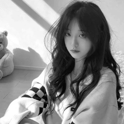 2025高清黑白美女头像