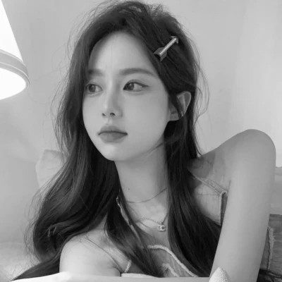 2025高清黑白美女头像