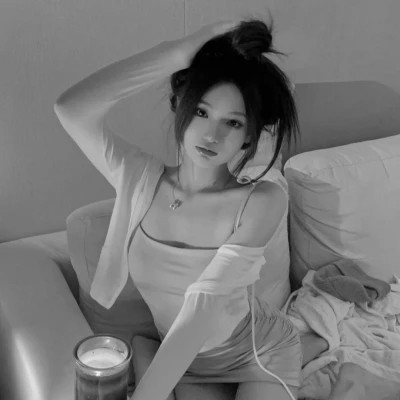 2025高清黑白美女头像