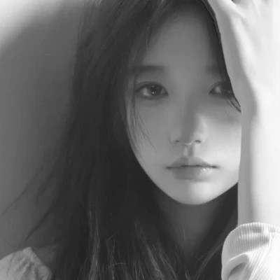 2025高清黑白美女头像