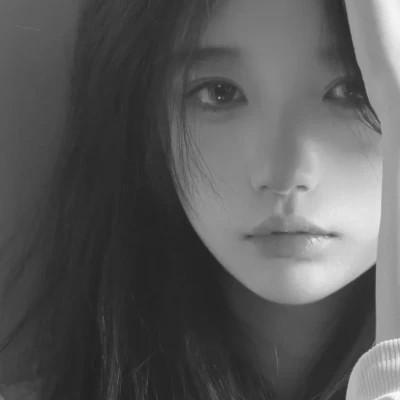 2025高清黑白美女头像