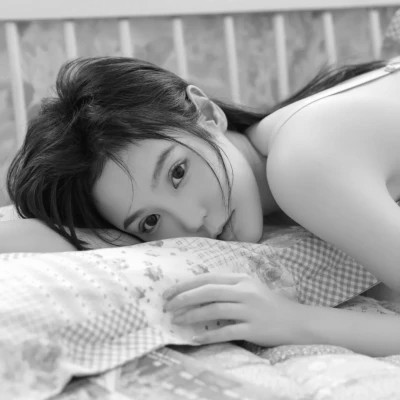 唯美黑白美女头像