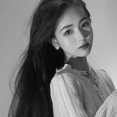 唯美黑白美女头像