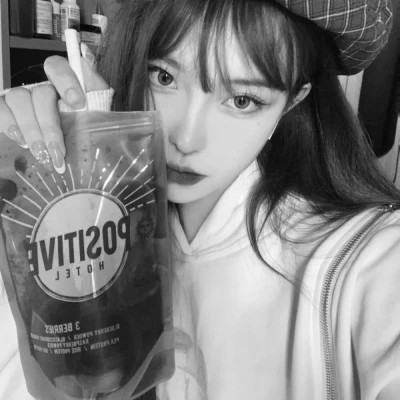 唯美黑白美女头像