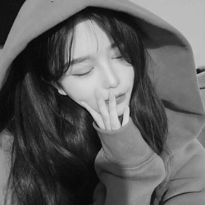 唯美黑白美女头像