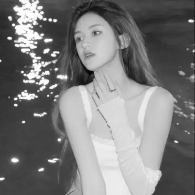唯美黑白美女头像