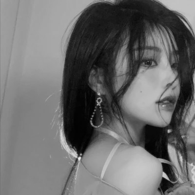 唯美黑白美女头像