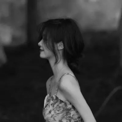 唯美黑白美女头像