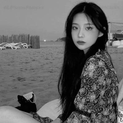唯美黑白美女头像