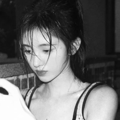 唯美黑白美女头像
