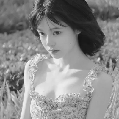 唯美黑白美女头像