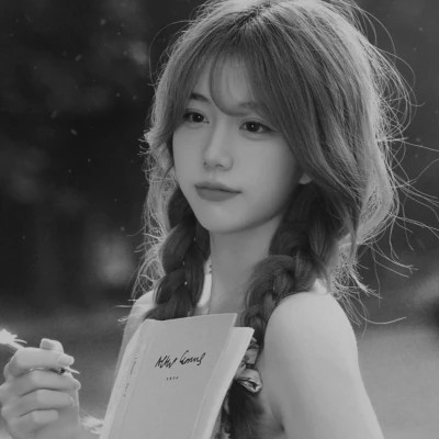 唯美黑白美女头像