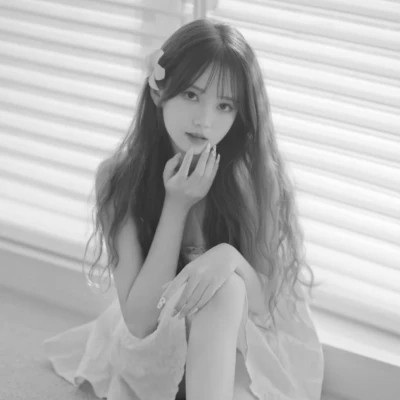 唯美黑白美女头像