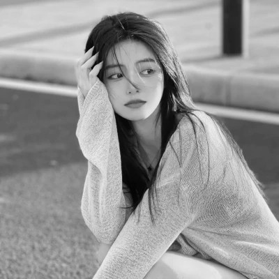 唯美黑白美女头像
