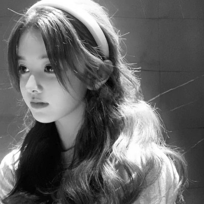 唯美黑白美女头像