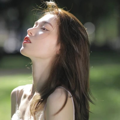 2025漂亮可人的爆款女生头像高级