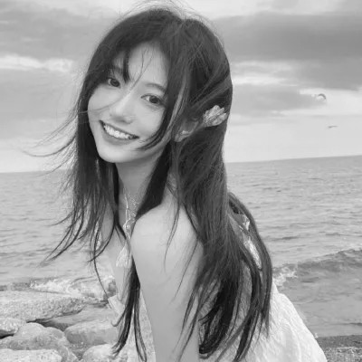 黑白头像美女图片