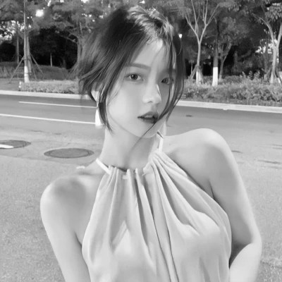 黑白头像美女图片