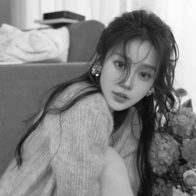 黑白头像美女图片
