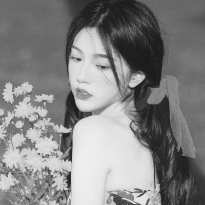 黑白头像美女图片