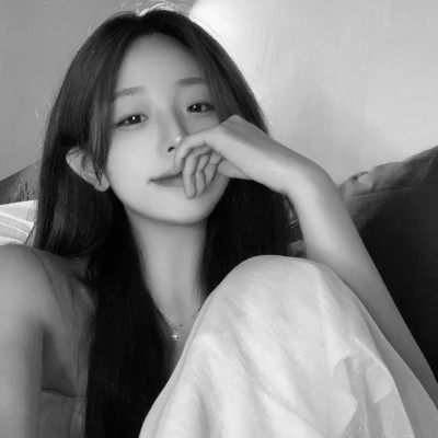 黑白头像美女图片