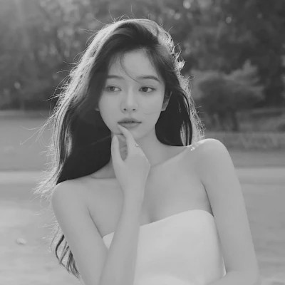 黑白头像美女图片