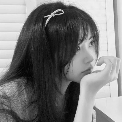 黑白头像美女图片