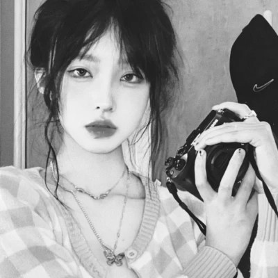黑白头像美女图片