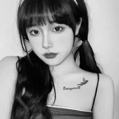 黑白头像美女图片