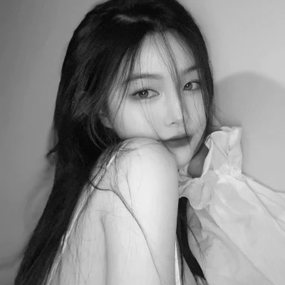 黑白头像美女图片