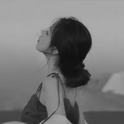 黑白头像美女图片