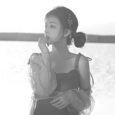 黑白头像美女图片