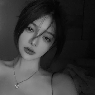 黑白头像美女图片
