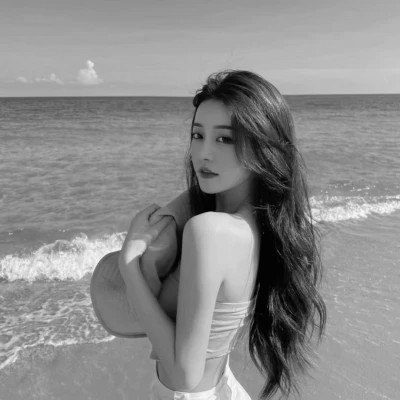 黑白头像美女图片