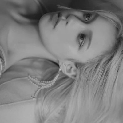 黑白头像美女图片