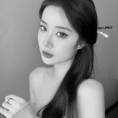 黑白头像美女图片