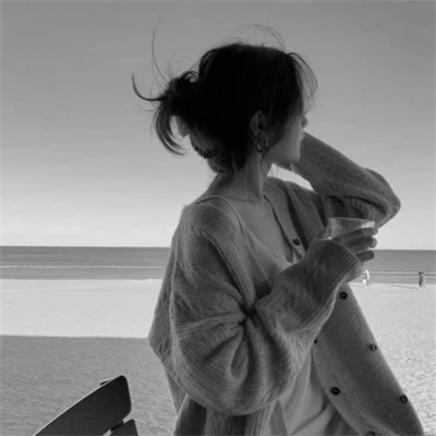 黑白头像美女图片