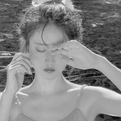 黑白头像美女图片