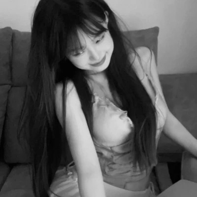 黑白头像美女图片