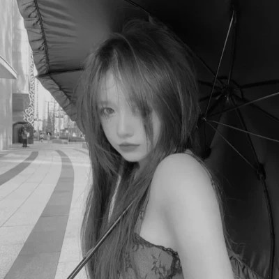 黑白头像美女图片