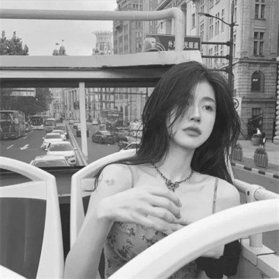 黑白头像美女图片