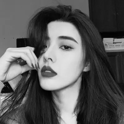 黑白头像美女图片