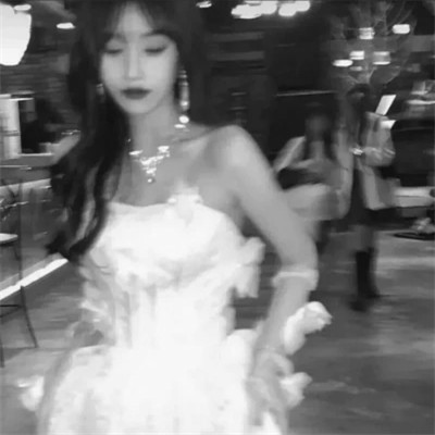 黑白头像美女图片