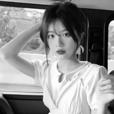 黑白头像美女图片