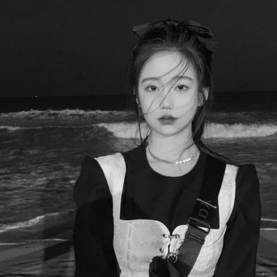 黑白头像美女图片